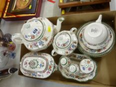 Quantity of Spode 'Chinese Rose' tableware including a lidded teapot and sucrier
