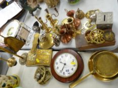 Mixed selection of vintage brass and copper ornamental ware etc
