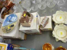 Small collection of collector's wall plates, two boxed Lilliput Lane cottages and two floral