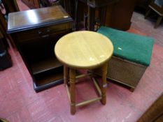 Mixed parcel of polished wood and inlaid small cabinet, circular four legged stool, small loom style
