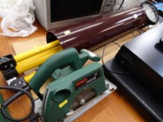 Bosch PKS 46 circular saw and a Faithful tripod site light E/T