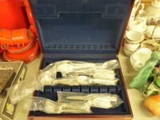 Mahogany effect canteen of Viners EP cutlery, eight place setting with a pair of serving spoons (