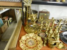 Large parcel of mixed brassware