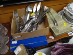 Wooden cased cutlery box & contents, loose & boxed flatware