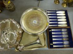 Good parcel of electroplate including three footed tray, beaten bowl, cased flatware etc
