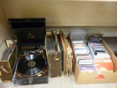 Picnic gramophone, quantity of old vinyls in a vintage case and loose, a quantity of CDs, 45rpm