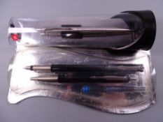 MODERN BLACK PARKER VECTOR FOUNTAIN PEN & BALLPOINT SET in original packagin together with a