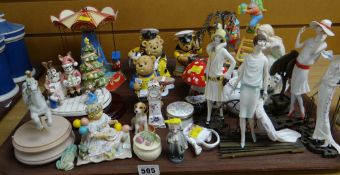 Tray of various ceramic & other figures, pill boxes etc