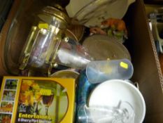 Box of Pyrex ware and mixed household goods