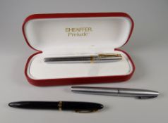 A VINTAGE BLACK SHEAFFER CRAFTSMAN FOUNTAIN PEN with open 14ct gold nib, in original box, modern