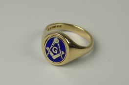9ct GOLD & BLUE ENAMEL MASONIC REVERSIBLE RING, 6.2grams approx. Condition: overall in good order,
