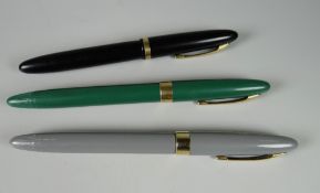 THREE VINTAGE SHEAFFER FOUNTAIN PENS including black Sheaffer Admiral Touchdown fountain pen, with