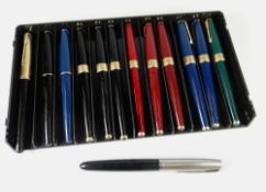 PARCEL OF TWELVE VARIOUS VINTAGE PARKER 17 FOUNTAIN PENS 1 green, 2, blue, 3 black, 3 red - all with