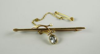 A 15CT GOLD SEED PEARL & AQUAMARINE (?) BAR BROOCH, 2.8grams approx. (in fitted box)