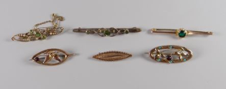 GROUP OF SIX VICTORIAN & LATER GOLD BAR BROOCHES (five 9ct yellow gold & one 15ct yellow gold) set
