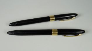 A VINTAGE BLACK WHITE DOT SHEAFFER SNORKEL STATESMAN FOUNTAIN PEN with 14ct gold open nib together