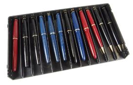 TRAY OF TWELVE VINTAGE PARKER FOUNTAIN PENS & PENCILS including six Parker Lady fountain pens (1