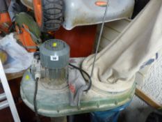 Floorstanding Elektra-Beckham model type DR-AB extractor/vacuum E/T