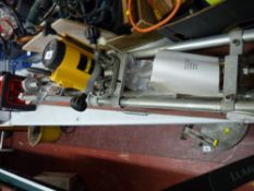 Dewalt DW613 router and tabletop accessories E/T