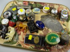 Parcel of small collectables including reproduction enamel-style boxes, vintage zoo animals etc
