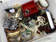 Vanity case containing quantity of costume jewellery etc