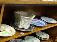 Oriental planter and four Oriental decorated plates