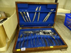 Wooden cased part canteen