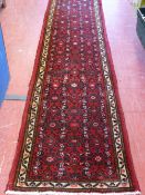 Red carpet runner, approx 295 x 72 cms