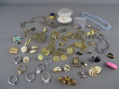 Parcel of yellow metal and other jewellery