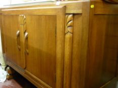 Nicely presented Art Deco oak sideboard on bulbous supports