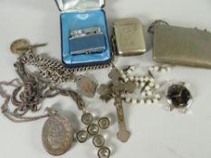 A small parcel of bijouterie & etui, jewellery ETC Condition Report: please request* *Condition is