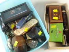 A parcel of mixed vintage collectables Condition Report: please request* *Condition is not stated in