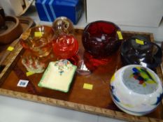 A vintage tray with a parcel of art glass & a tray of various pottery ornaments including Beatrix
