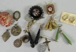 A parcel of jewellery & pendants ETC Condition Report: please request* *Condition is not stated in