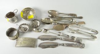Quantity of assorted silver & silver plate to include shell shaped salts, small cream jug, card