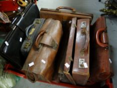 Sundry vintage briefcases & luggage Condition Report: please request via email. Condition reports