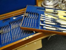 A vintage canteen of cutlery Condition Report: please request via email. Condition reports not