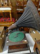 An Edwardian Gramophone Company gramophone with accompanying horn Condition Report: please request