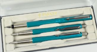 MODERN METALLIC TURQUOISE PARKER VECTOR FOUNTAIN PEN, BALLPOINT PEN & PENCIL SET in original box