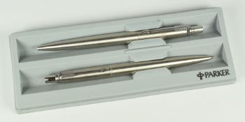 MODERN STAINLESS STEEL PARKER JOTTER FLIGHTER BALLPOINT PEN & PENCIL SET in original box