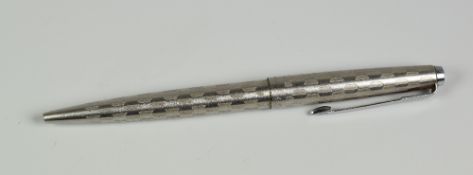 VINTAGE STAINLESS STEEL PARKER 45 HARLEQUIN GREY SHIELD BALLPOINT PEN with chrome trim, date stamped
