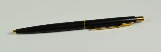 MODERN MATT BLACK PARKER CLASSIC BALLPOINT PEN with gold plated trim, date stamped 1992
