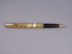 VINTAGE GOLD PLATED LADY SHEAFFER 921 FOUNTAIN PEN in a Chevron or Flamme pattern & fitted with a