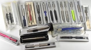 COLLECTION OF MODERN PARKER PENS including Vectors - one blue fountain pen in original packaging,