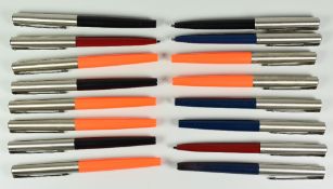 FIFTEEN MODERN PARKER '15' FOUNTAIN PENS (11) & BALLPOINT PENS (4) of various colours, all with