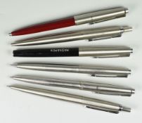 SIX VARIOUS PARKER PENS including Parker 45 CT Flighter ballpoint pen & pencil set, a burgundy
