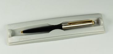 MODERN BLACK PARKER 45 SPECIAL BALLPOINT PEN with cabochon jewel clip screw in gold, in original
