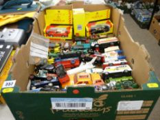 A collection of loose & boxed diecast vehicles by Dinky, Matchbox, Corgi etc