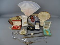 Parcel of mixed jewellery and collectables including yellow metal items etc