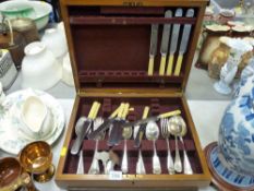 Part contents canteen with bone handled cutlery